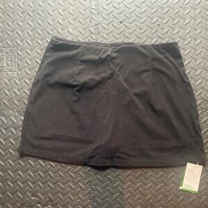 HALARA Black Skort